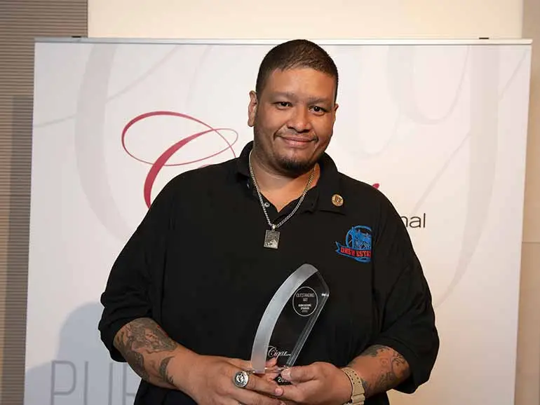 Jessi Flores Outstanding Art 2018 Cigar Trophy