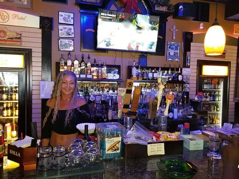 Cigar Cave Lounge Palm Harbor