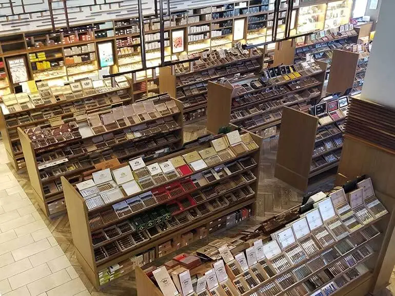 Davidoff of Geneva Tampa Shop and Lounge